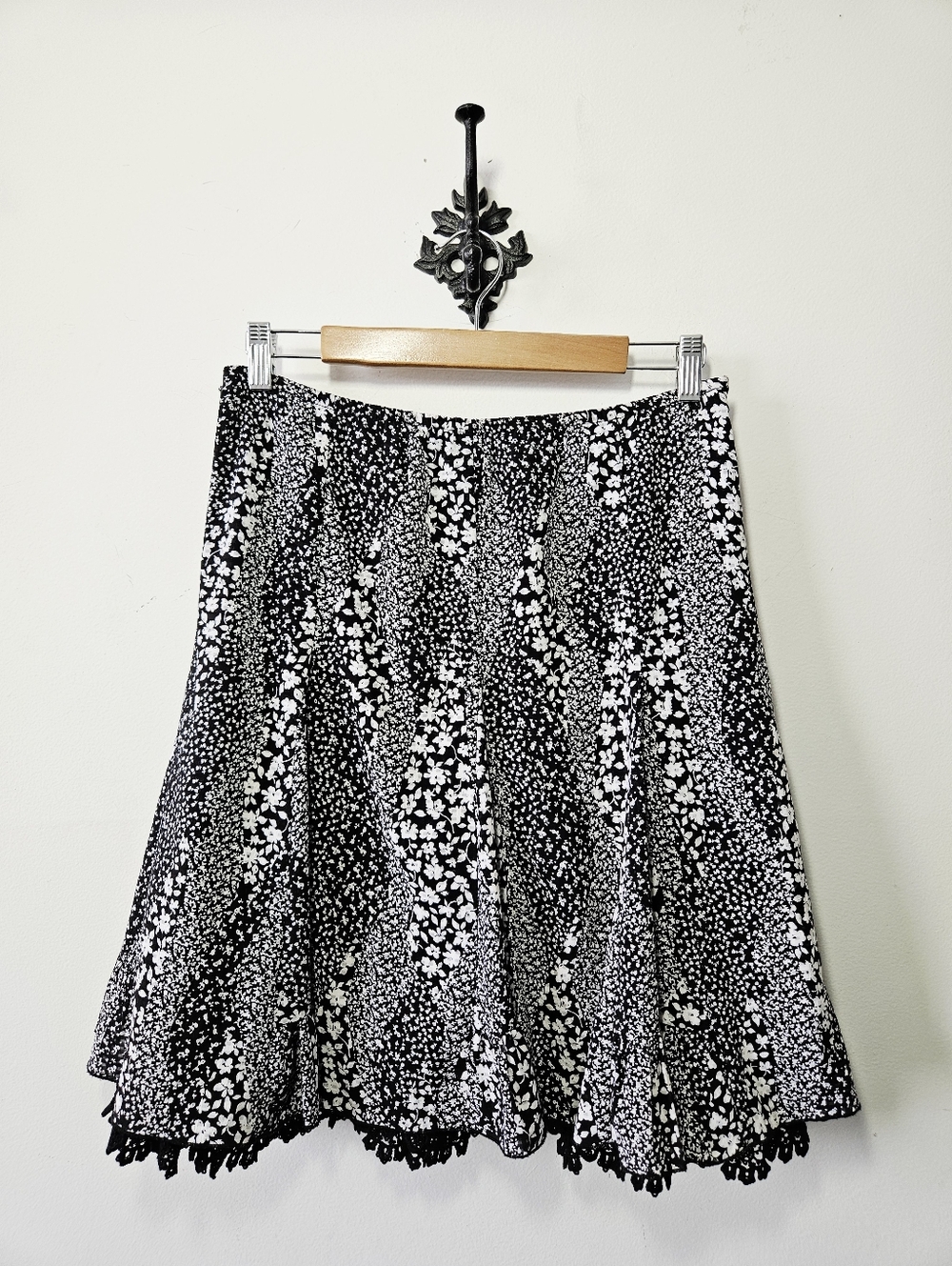 Y2K Bellissima Floral Skirt Size 6 Black White Lace Underlay Vintage A Line